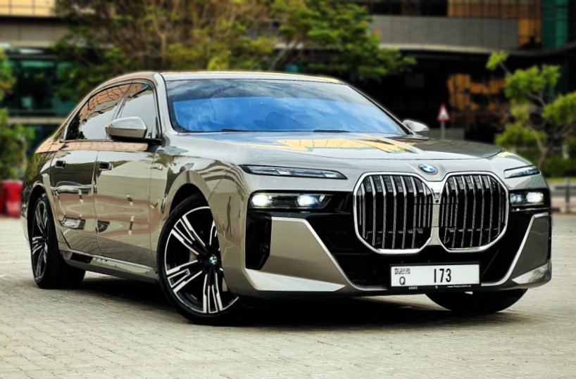 Rent BMW 735i in Dubai