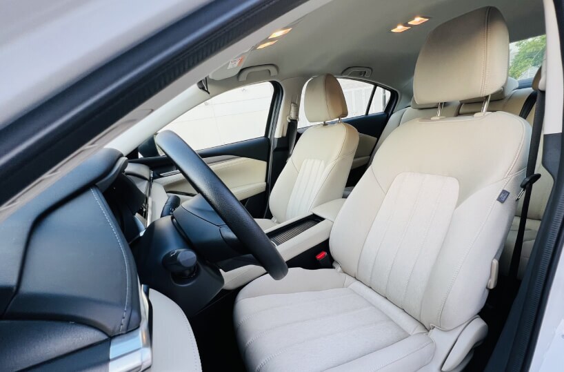 Enjoy premium rides at unbeatable prices! Choose Cheap Luxury Car Rental Dubai for style & comfort