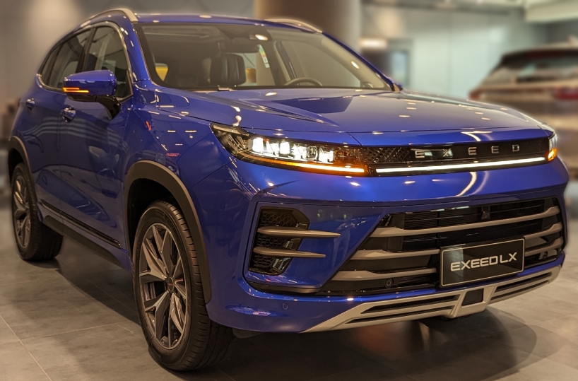 Rent Exeed LX in dubai front (1)