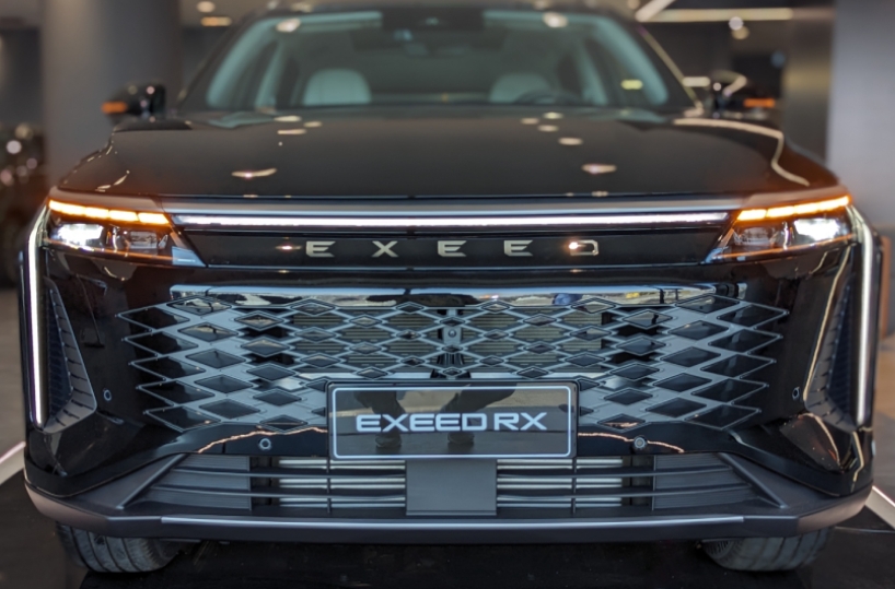 Rent Exeed RX in Dubai front view