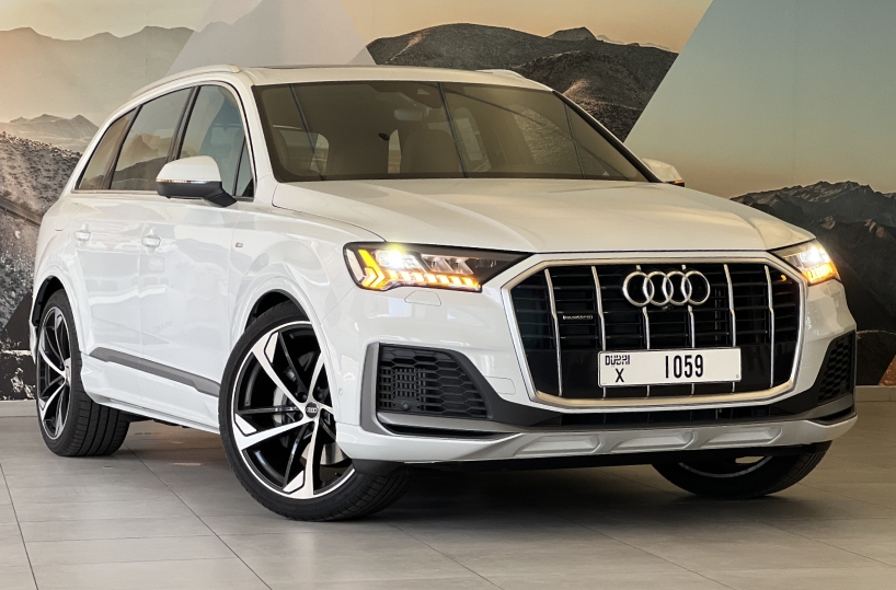 Rent Audi Q7 in Dubai