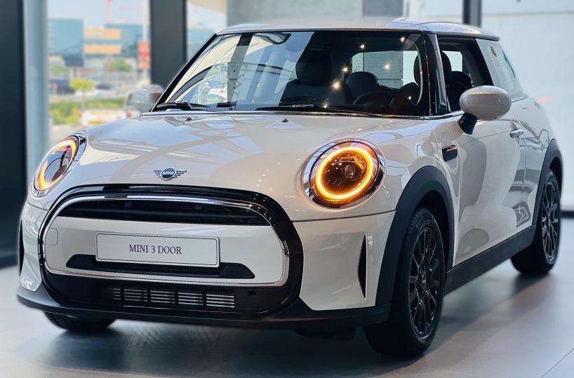 Rent Mini Cooper 3 Door in Dubai