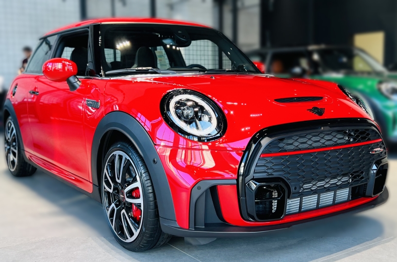 Rent Mini JCW in Dubai (1)