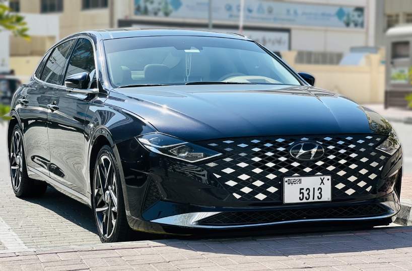 Rent Hyundai Azera in Dubai (1)