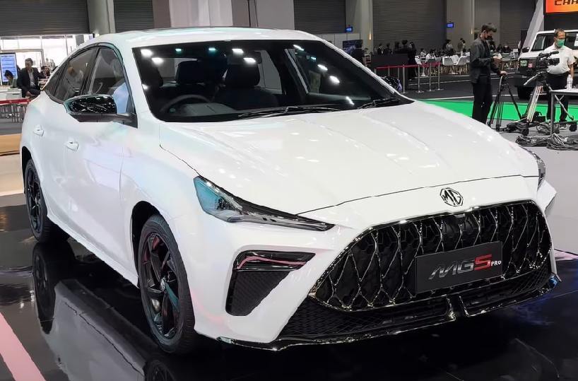 استئجار ام جي 5 2025 في دبي