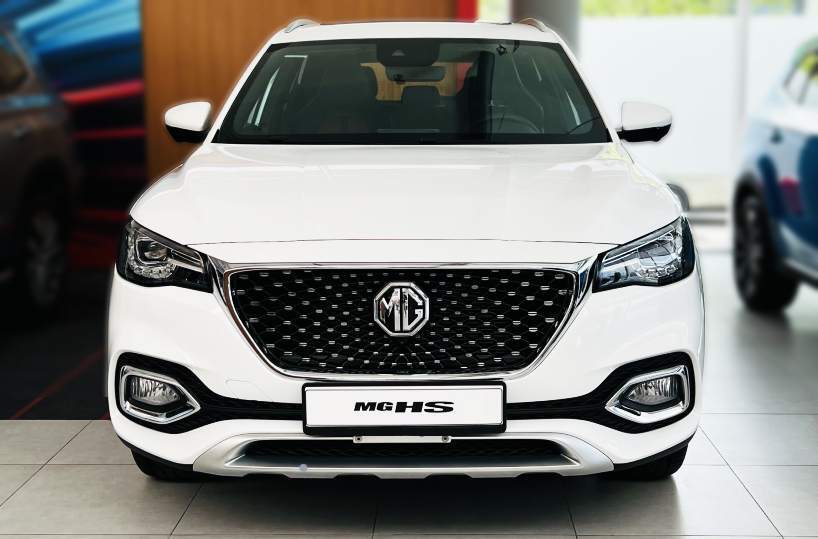 Rent MG HS in Dubai