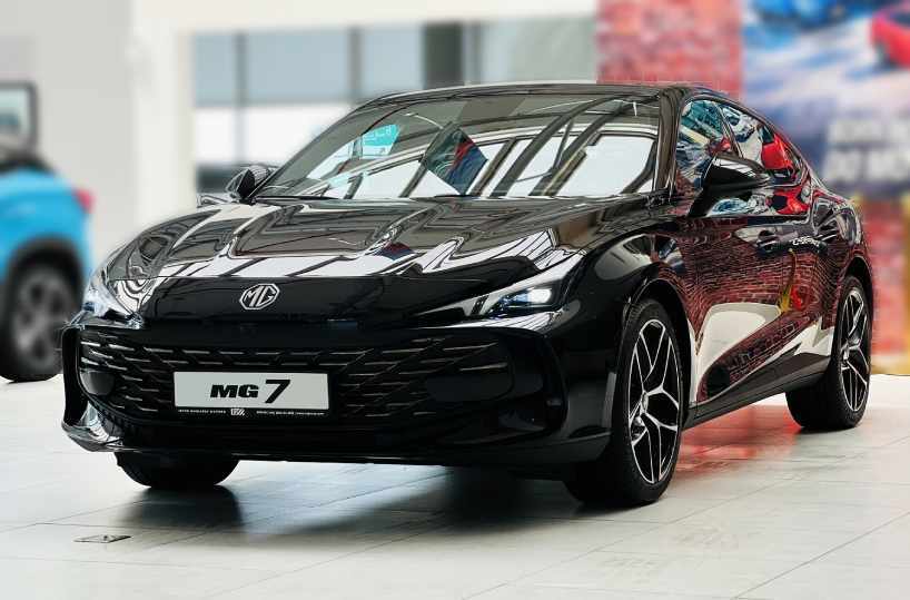 Rent MG 7 in Dubai (7)