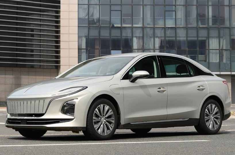 Rent Hongqi E-QM5 in Dubai