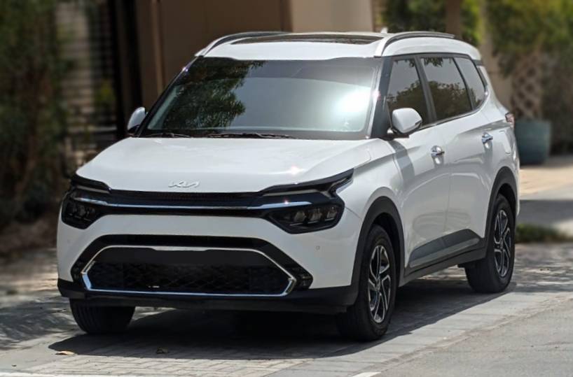 Rent Kia Carens in Dubai UAE